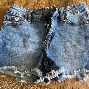 Joes 5 pocket Jean shorts size 12.. button closure